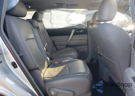 2011 Toyota Highlander Se V6 z USA, uszkodzony, nr VIN 5TDBK3EH6BS044846